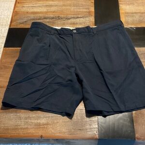 Tommy Bahama men’s silk shorts. Size 42. New without tags. Black